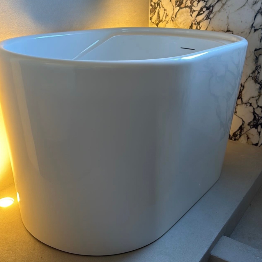 Freestanding Japanese Soaking Deep Bath With Seat 1200 x 630mm - Niki