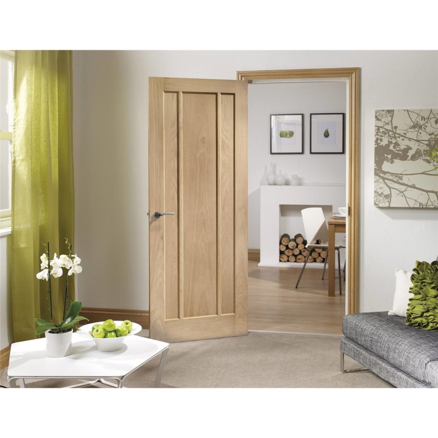 Internal Oak 3-Panel Door - Pre-Finished - 2040 x 926 x 40mm - Worcester - XL Joinery